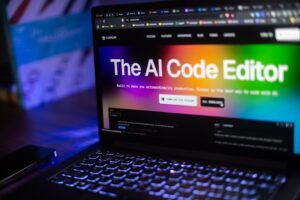 Cursorエディタ完全ガイド AI活用で開発速度3倍へ。エンジニアが実際に使ったリアルレビュー アイキャッチ